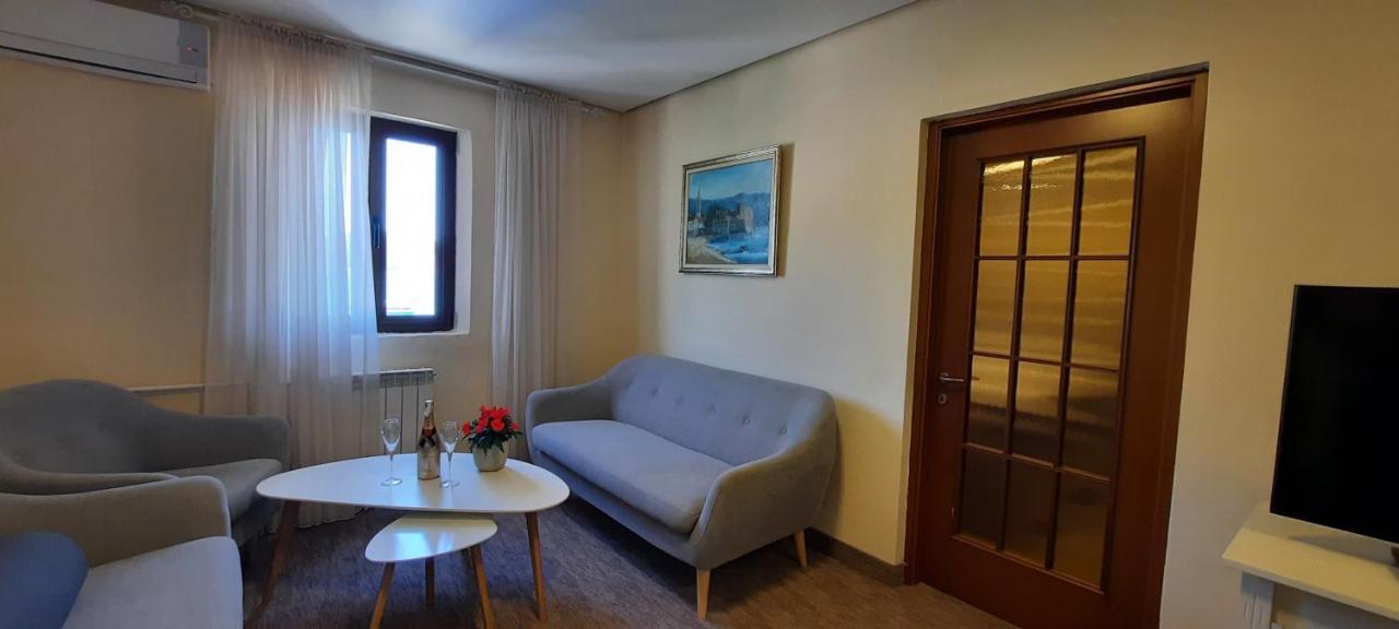 Ambassador Apartments Petrovac na moru Exterior foto