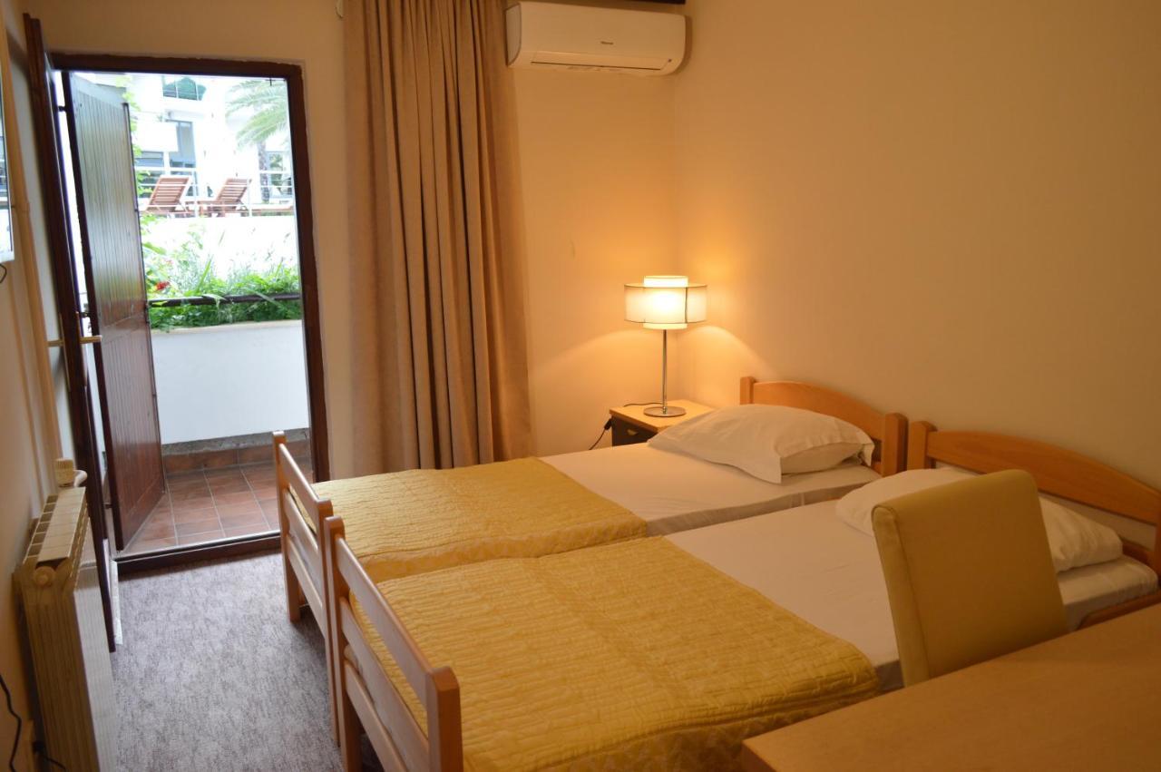 Ambassador Apartments Petrovac na moru Exterior foto